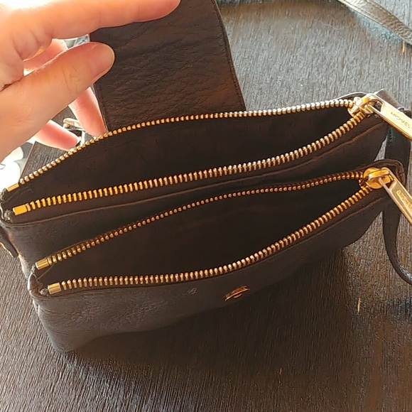 Cute Michael Kors bag great for any occasion! - Picture 5 of 7